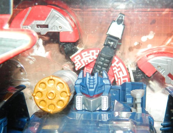 Transformers Fall Of Cybertron Minions Rumble, Frenzy, Ravage And Ratbat In Hand Images Of Wave 1 Toys  (25 of 42)